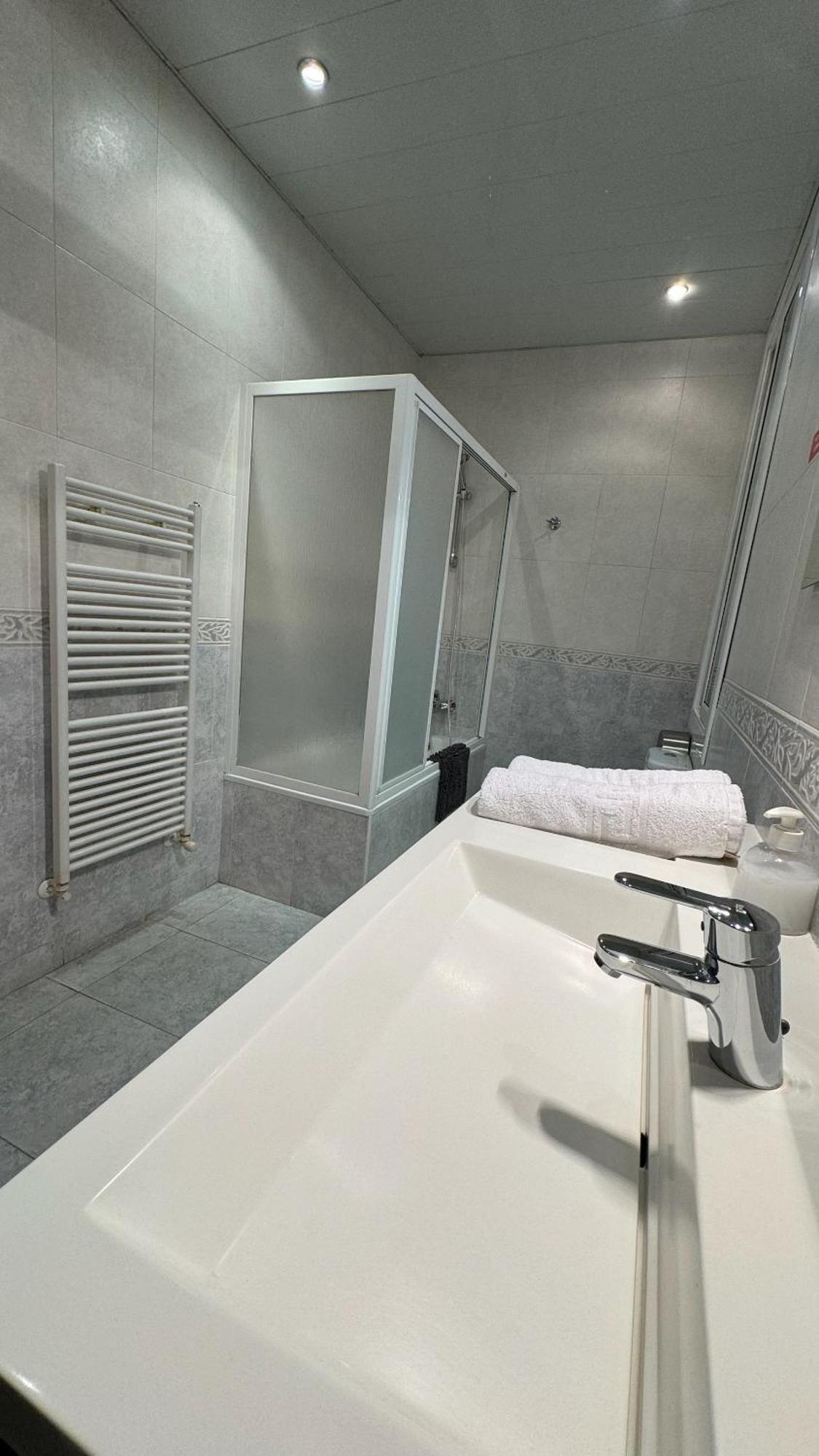 Hostal Madrazo Barcelona Exterior photo